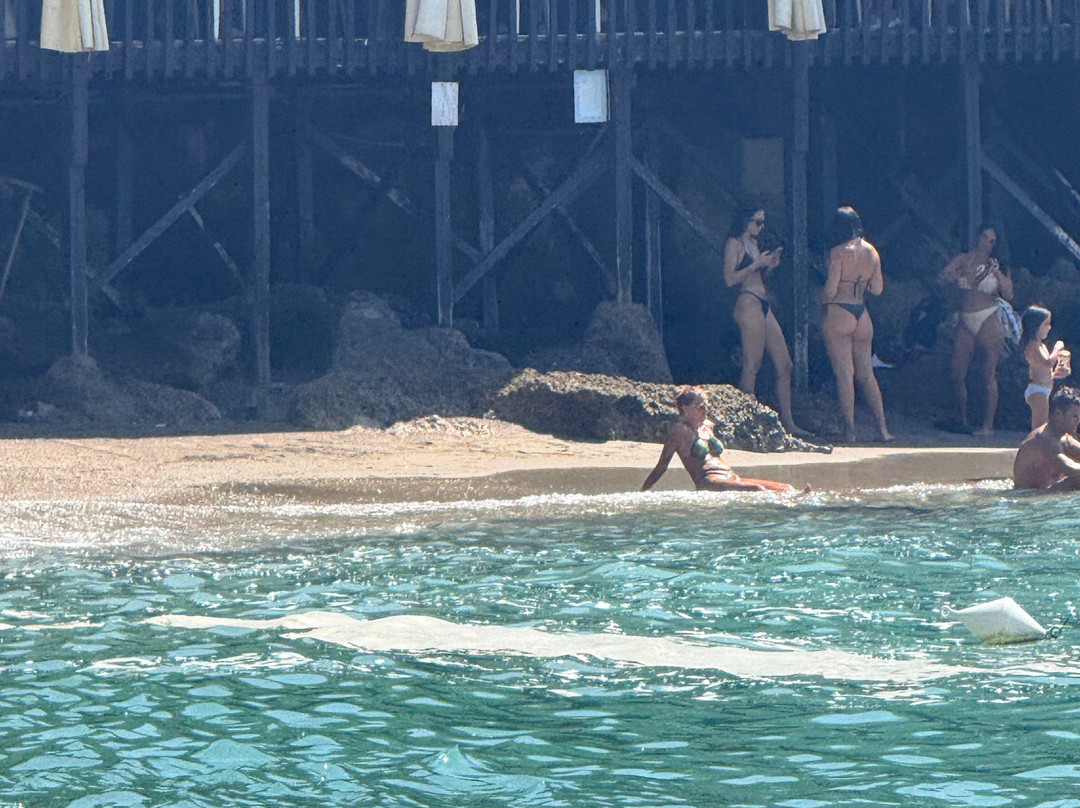 Spiaggia dei Sassolini-Scauri必去景点
