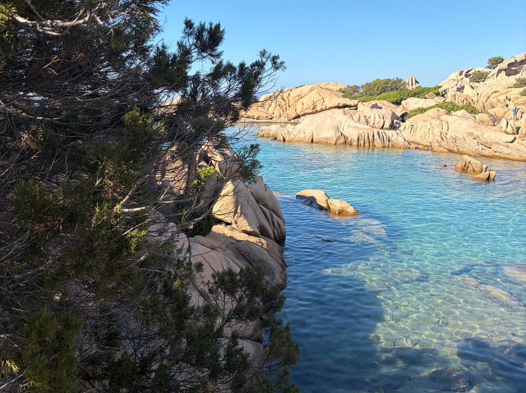 Spiaggia Delle Vacche-Baia Sardinia必去景点