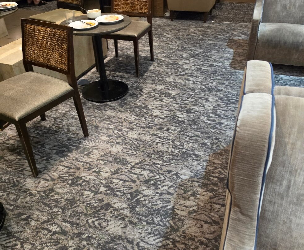 Plaza Premium Lounge Heathrow T2 Departures-伦敦必去景点