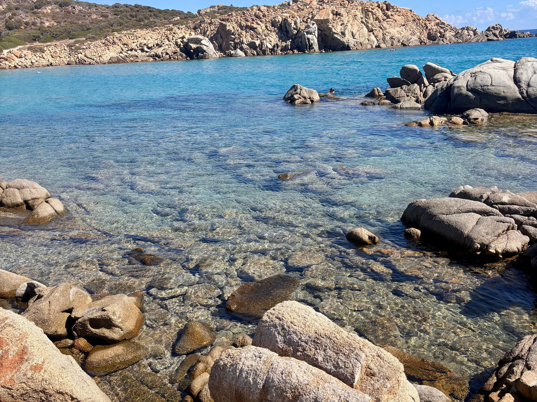 Spiaggia di Cala Cipolla-Chia必去景点