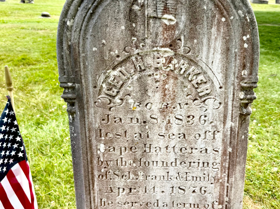 Seaview Cemetery-罗克兰必去景点
