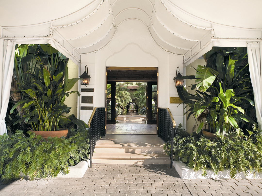 The Brazilian Court Hotel & Beach Club主图