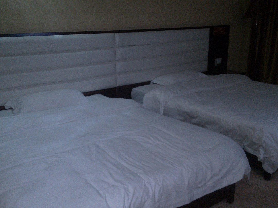 福源假日大酒店 