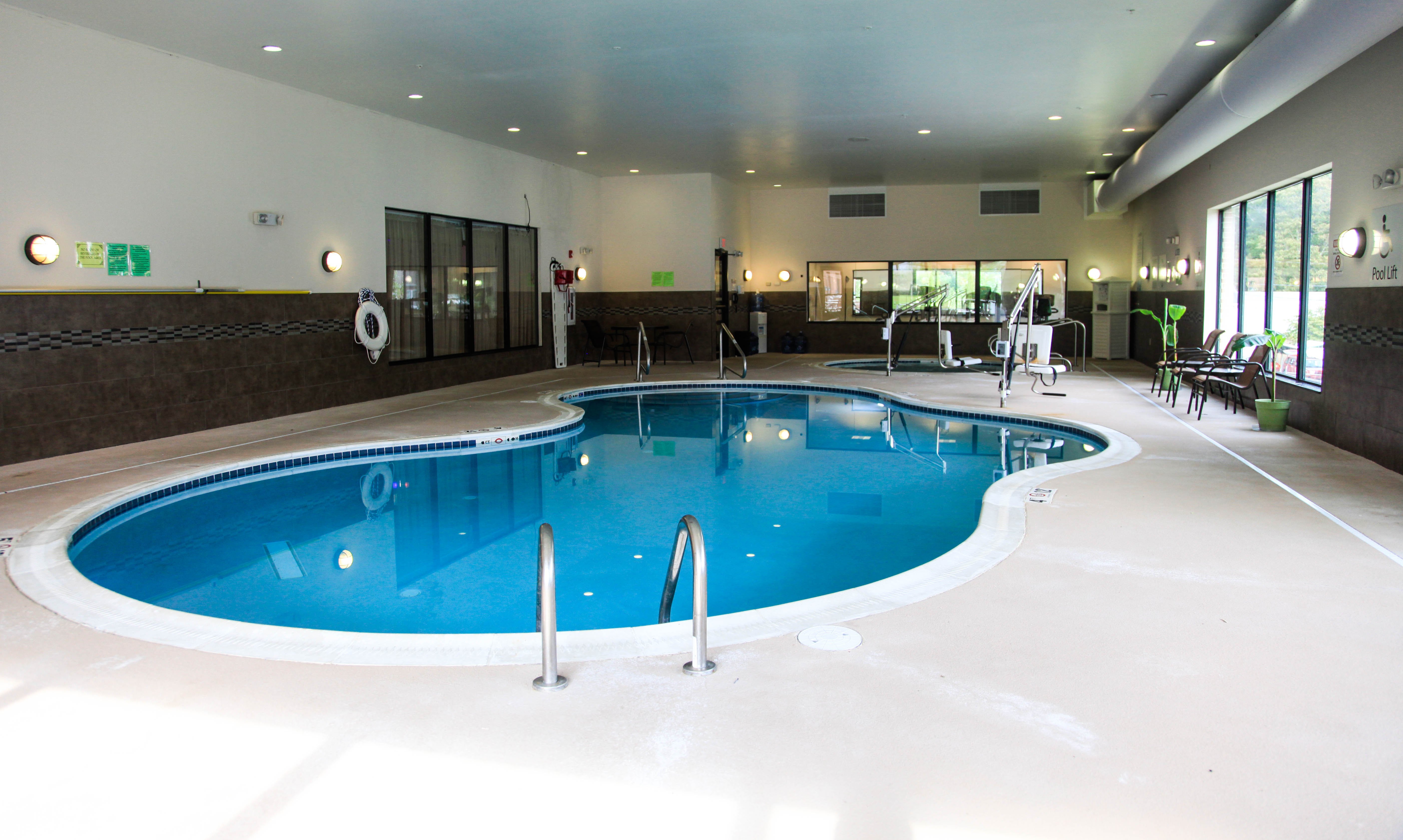 Holiday Inn Express & Suites Cumberland - La Vale By IHG-官方