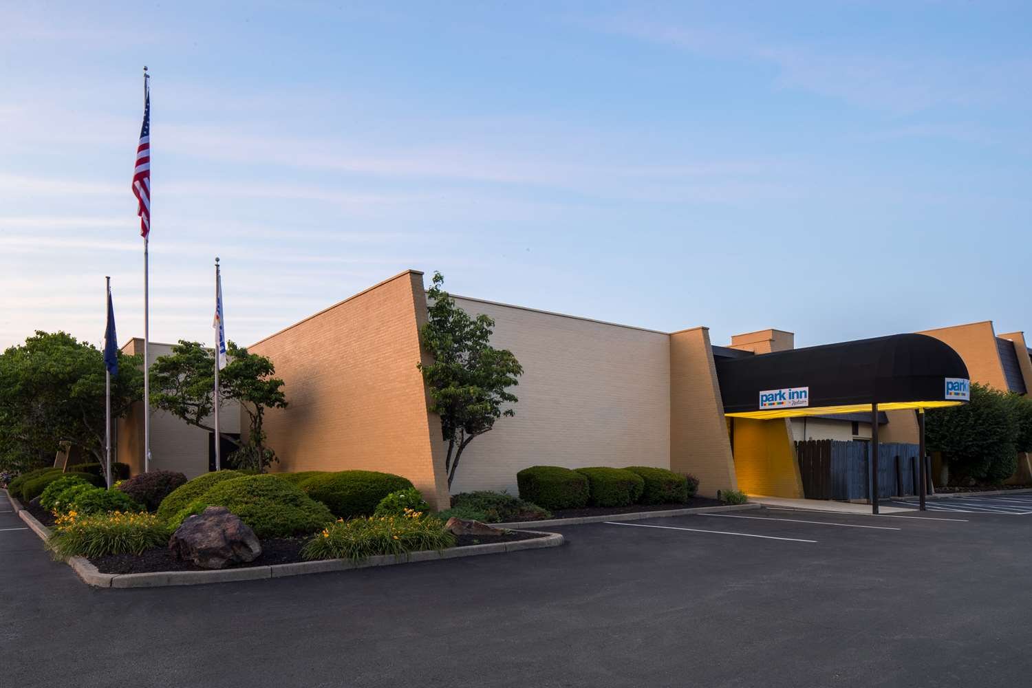Park Inn By Radisson Sharon-官方