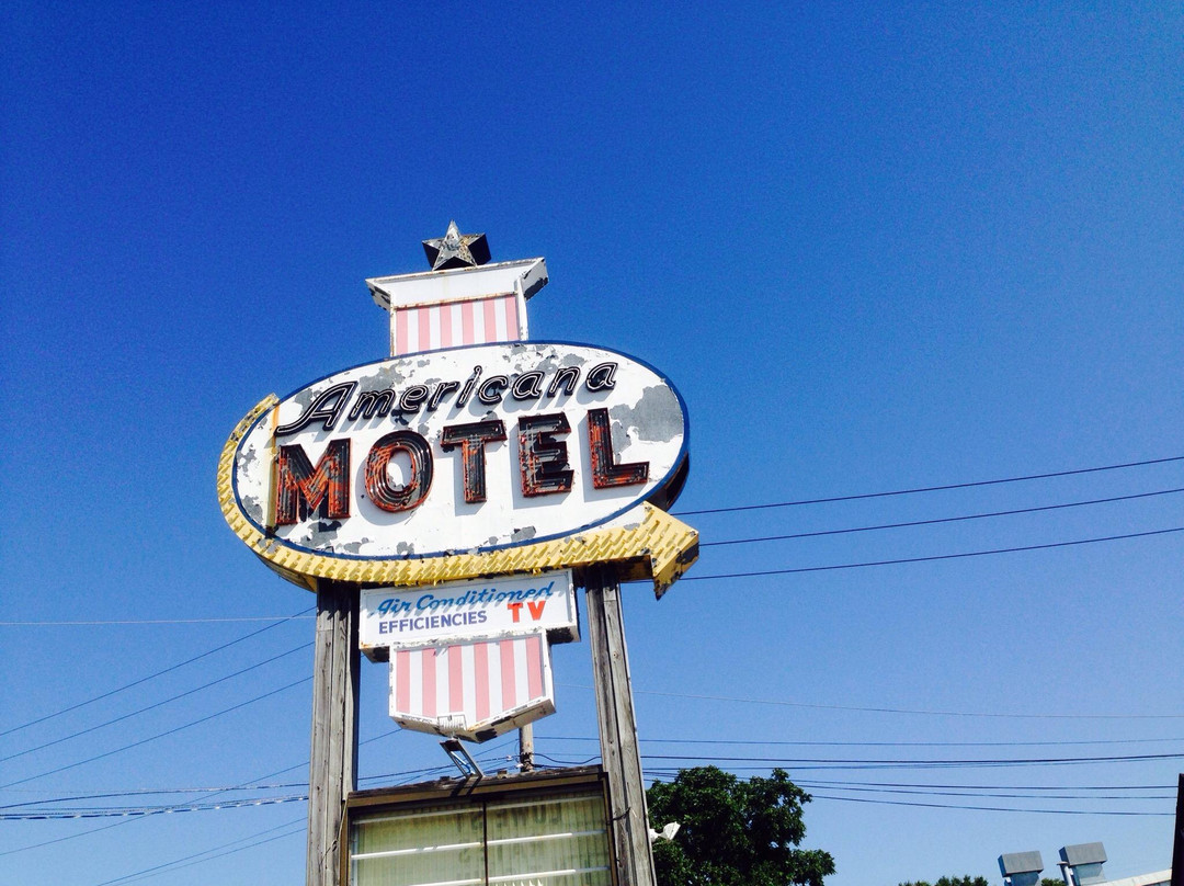 Americana Motel