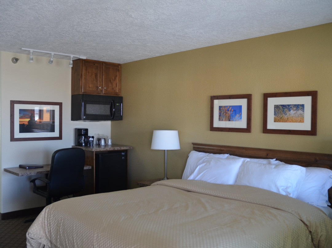 Rodeway Inn & Suites