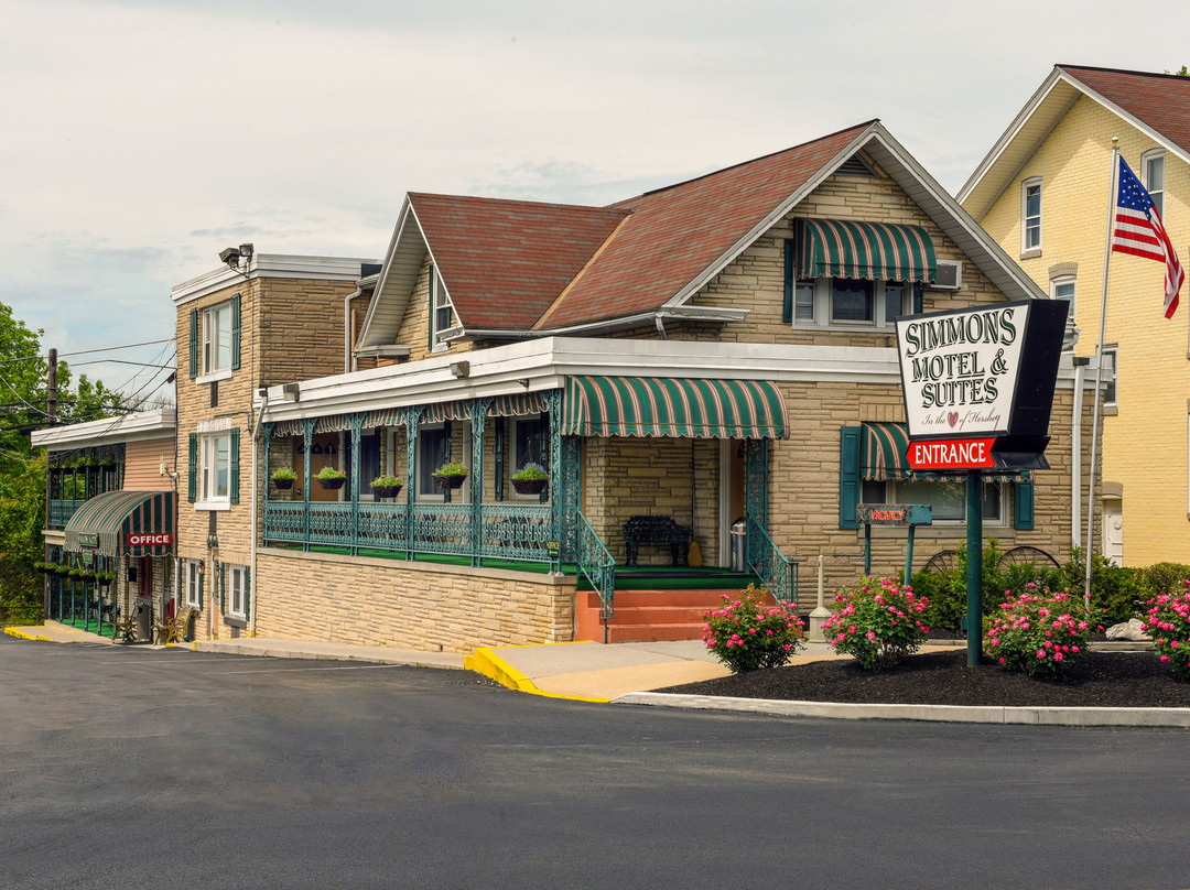 Simmons Motel And Suites
