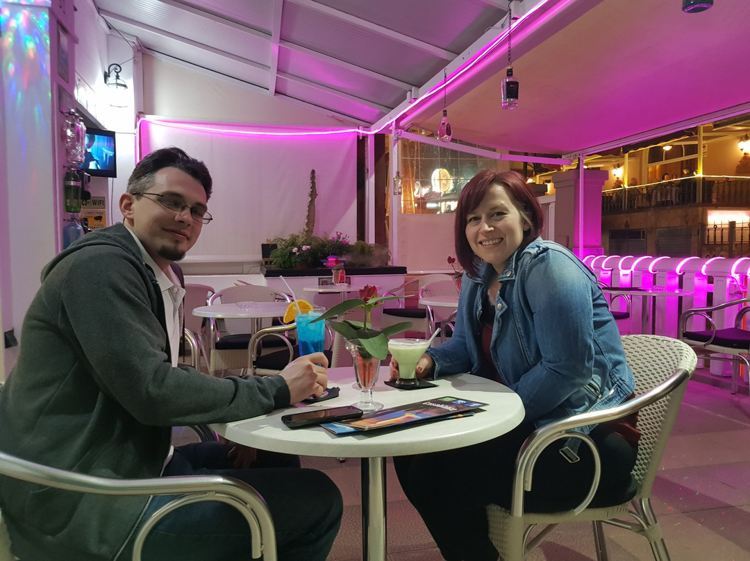 Sapphire Gin Bar-Los Abrigos必去景点