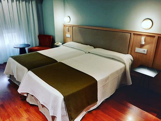 Cogollos酒店住宿-可洛那得卡斯提拉酒店