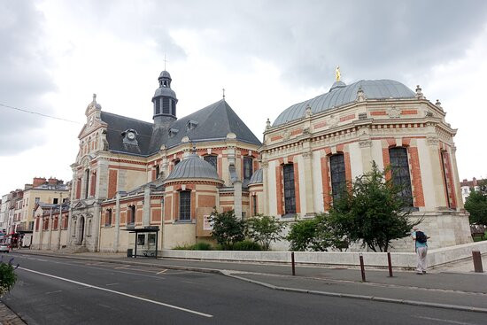 Eglise Saint-Louis de Fontainebleau景点图片