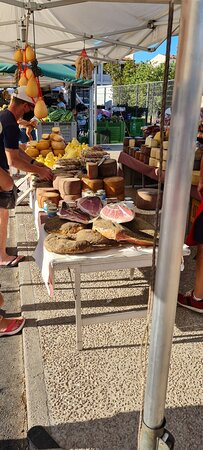 Mercato settimanale-Valledoria必去景点