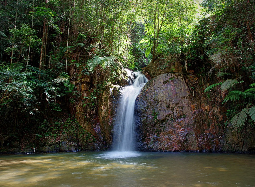 Jeriau Waterfall景点图片