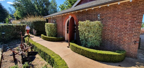 Petersons Armidale Winery景点图片