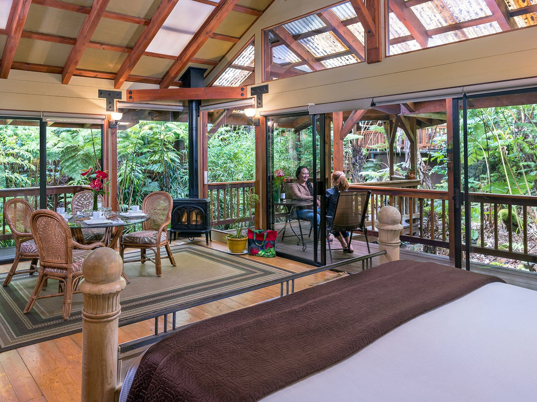 火山村庄饭店主图