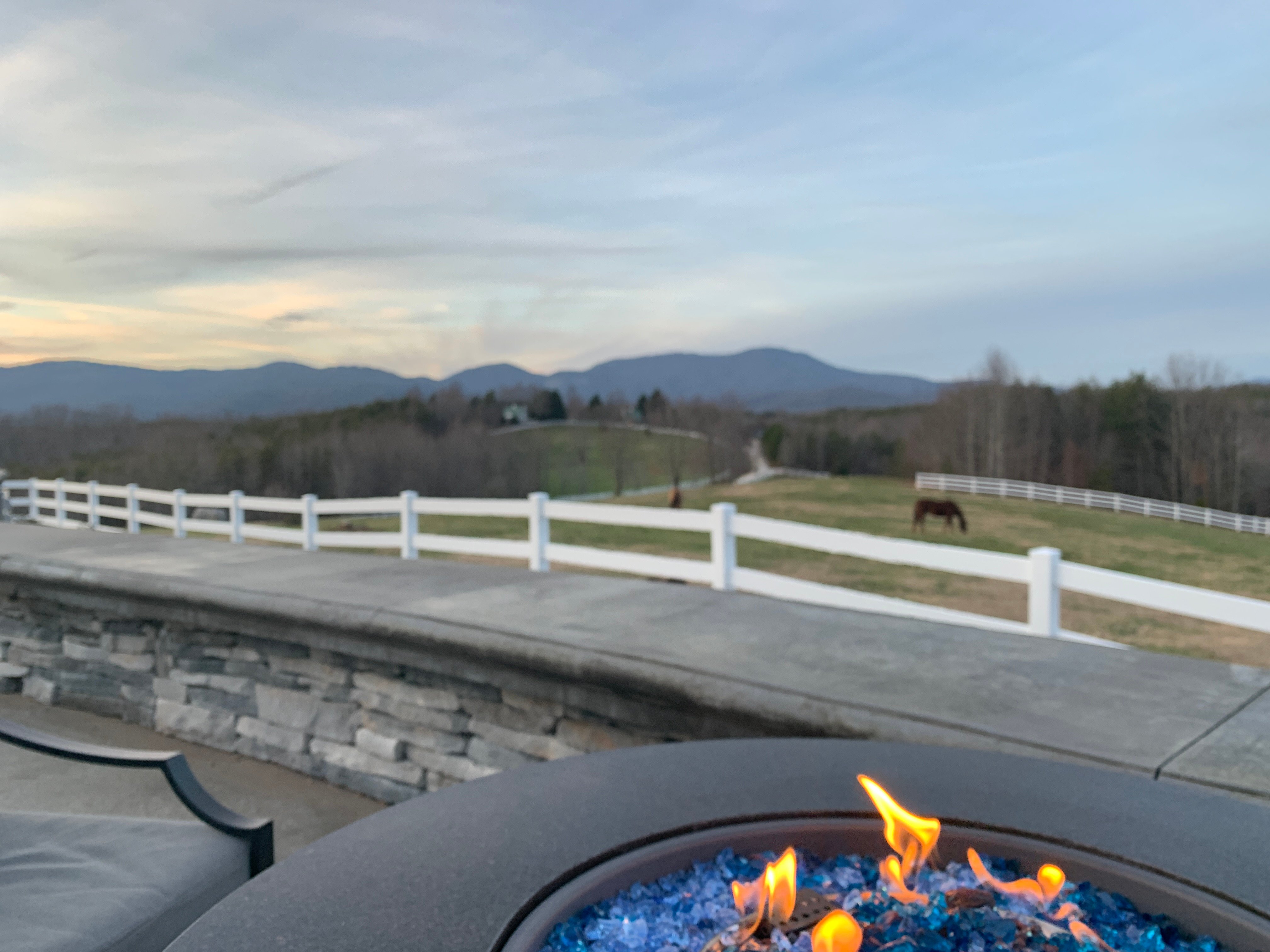 The Red Horse Inn-官方