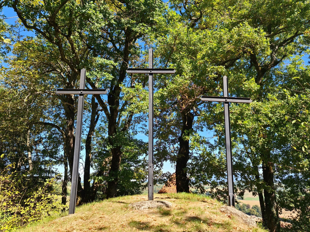 Chapelle Des Trois Croix-Paladru必去景点