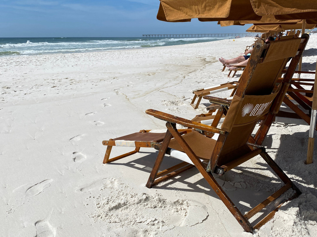 Lazy Days Beach Service & La Dolce Vita景点图片