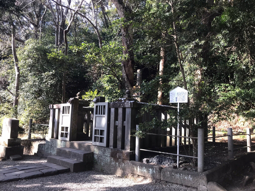 Grave of Minamoto Yoritomo-镰仓市必去景点