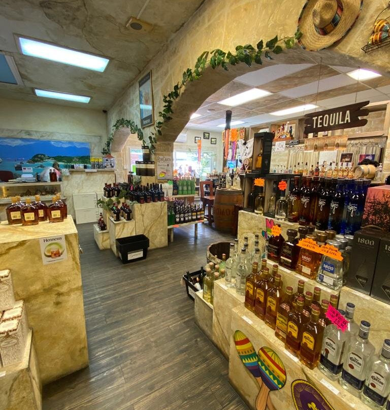 Caribbean Liquors景点图片