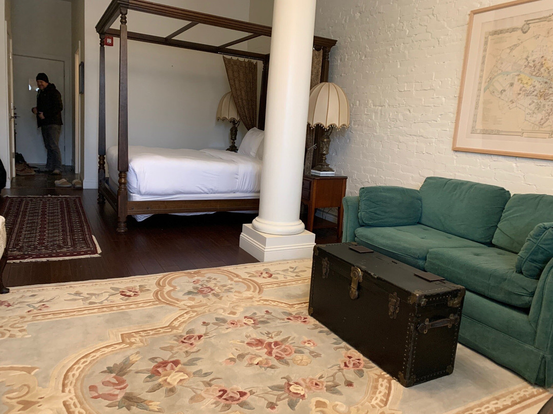 The Barrington主图