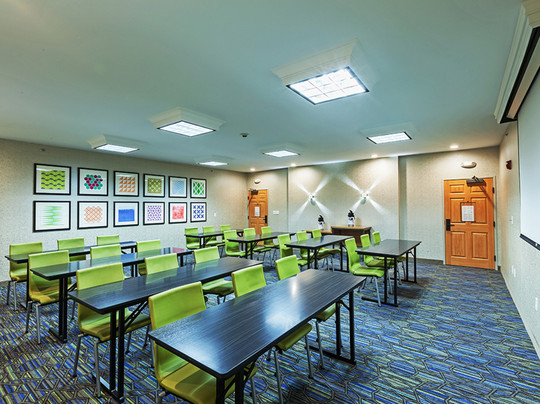Holiday Inn Express & Suites Tulsa S Broken Arrow Hwy 51 By IHG主图