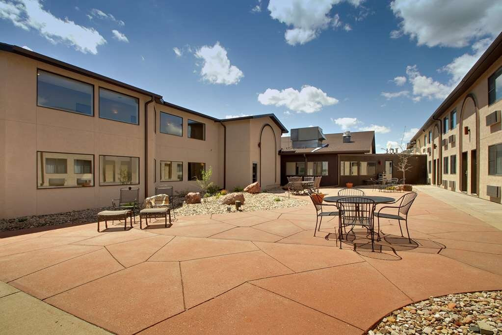 Best Western West Hills Inn主图