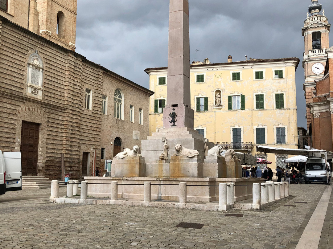 Piazza Federico II-杰西必去景点