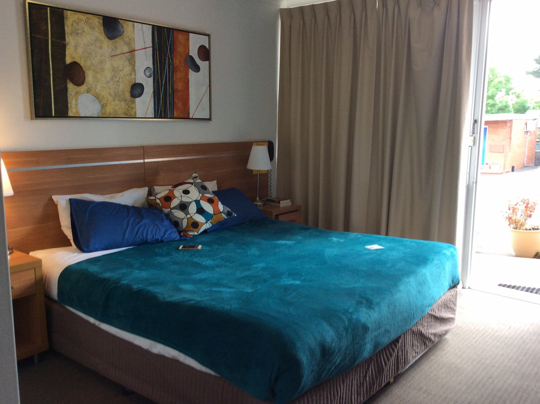 三姐妹汽车旅馆主图