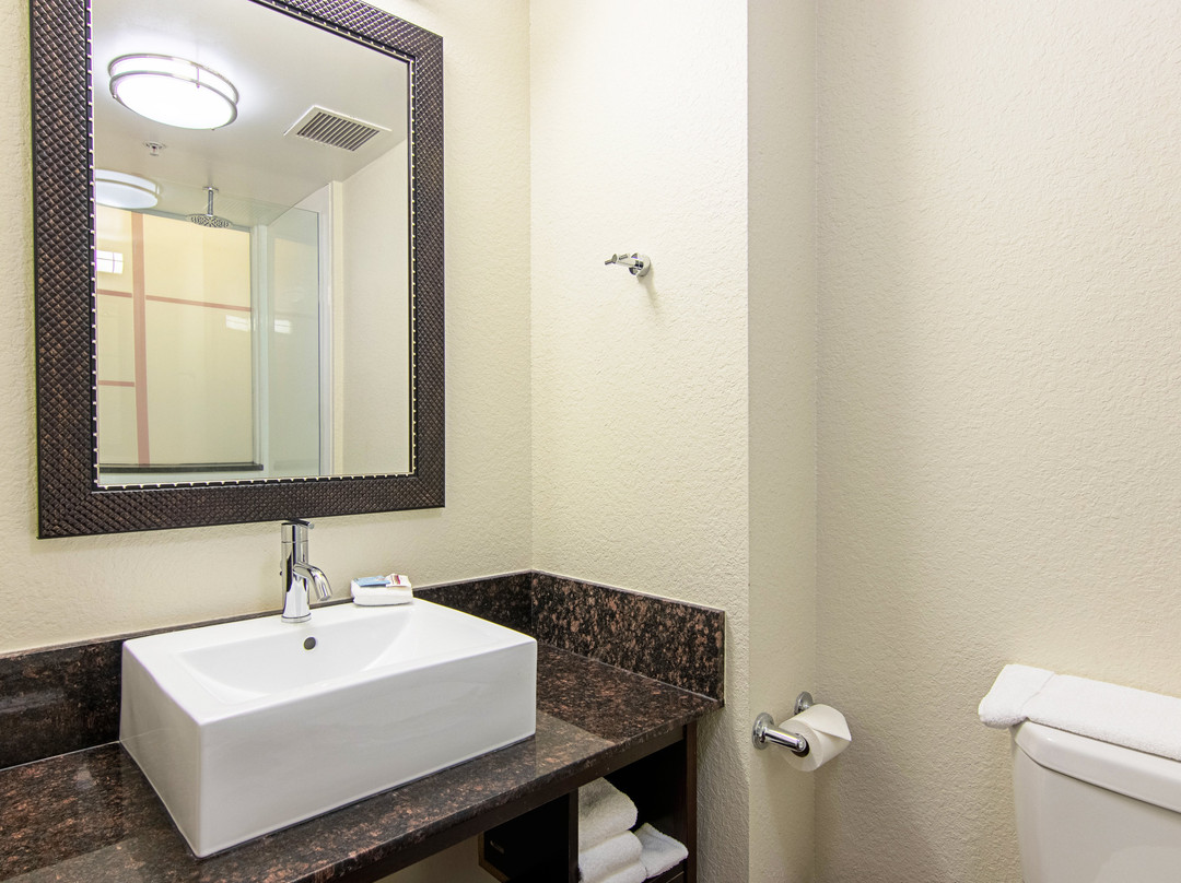 洛卡斯特格罗夫红顶客栈主图