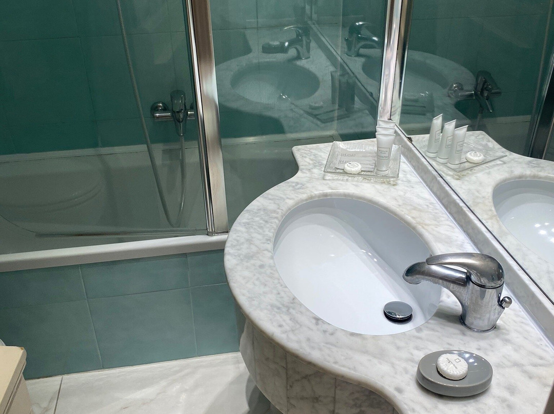 欧洲设计1877温泉酒店主图