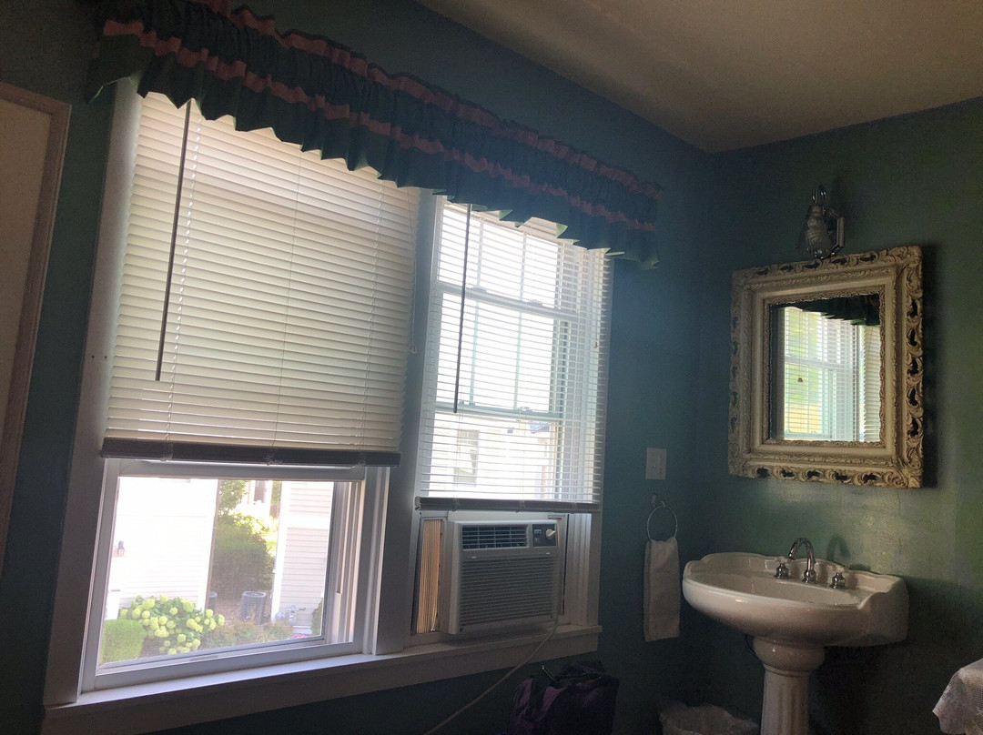 Saugatuck Harbor Inn主图