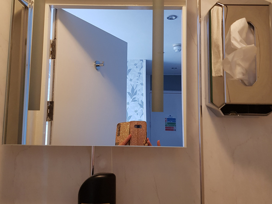 Queens Plaza Hotel主图