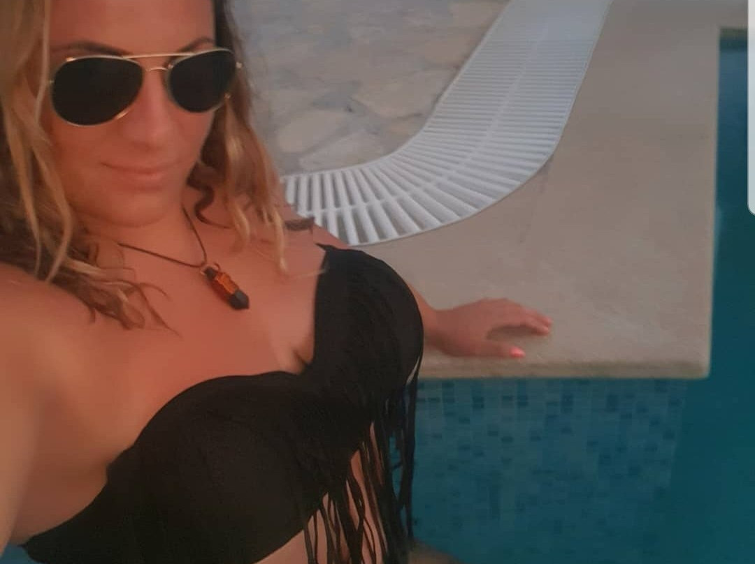 Bungalow White Tennis Apartments & Suites主图