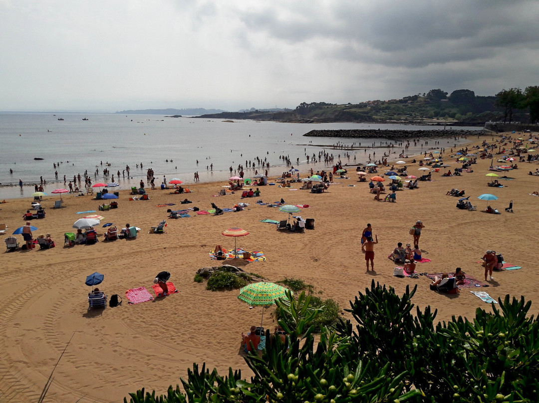 Playa De Luanco景点图片