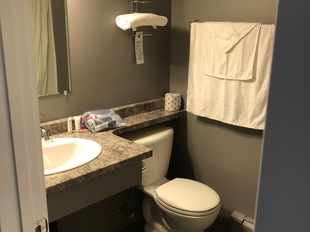 Between Bridges Inn主图