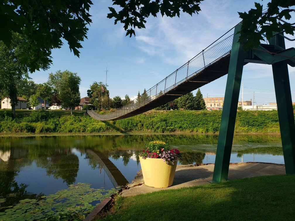 Croswell Swinging Bridge-Croswell必去景点