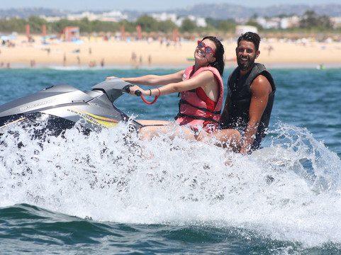 Nauticdrive-阿尔布赞拉必去景点