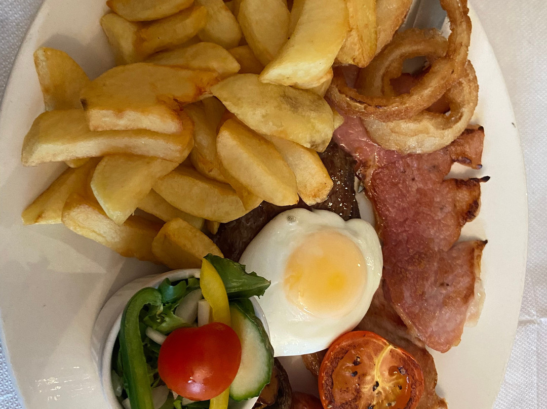 The Bell Hotel主图