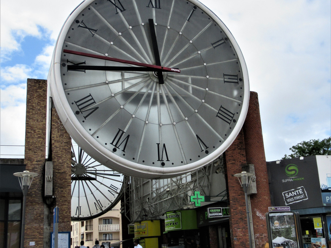 Horloge DESLANDES ET HUCHEZ景点图片
