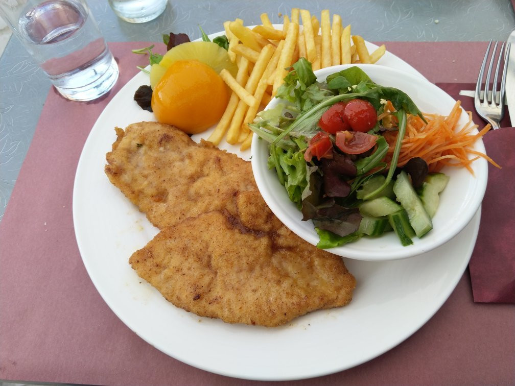 鲁斯特霍威餐厅酒店主图