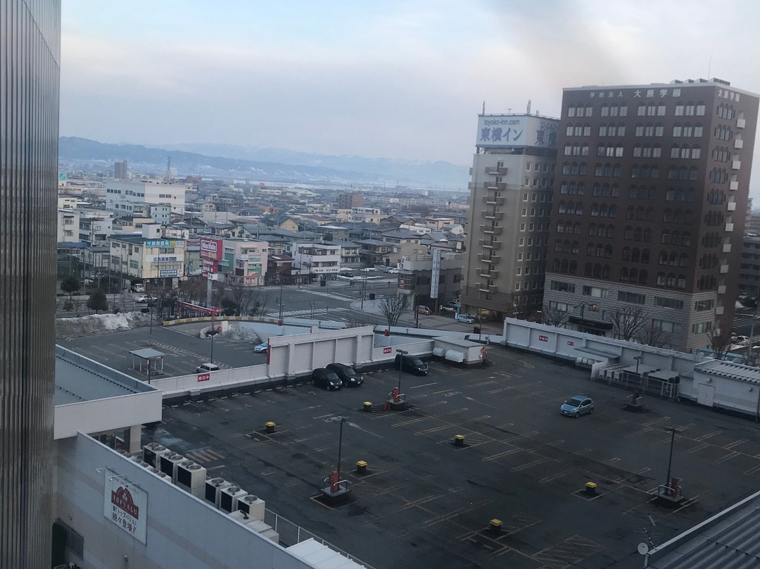 山形站前里士满酒店主图