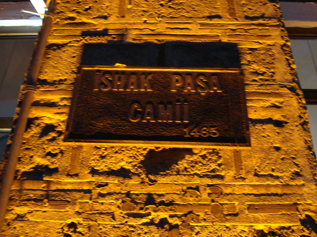 Ishakpasa Camii ve Kulliyesi