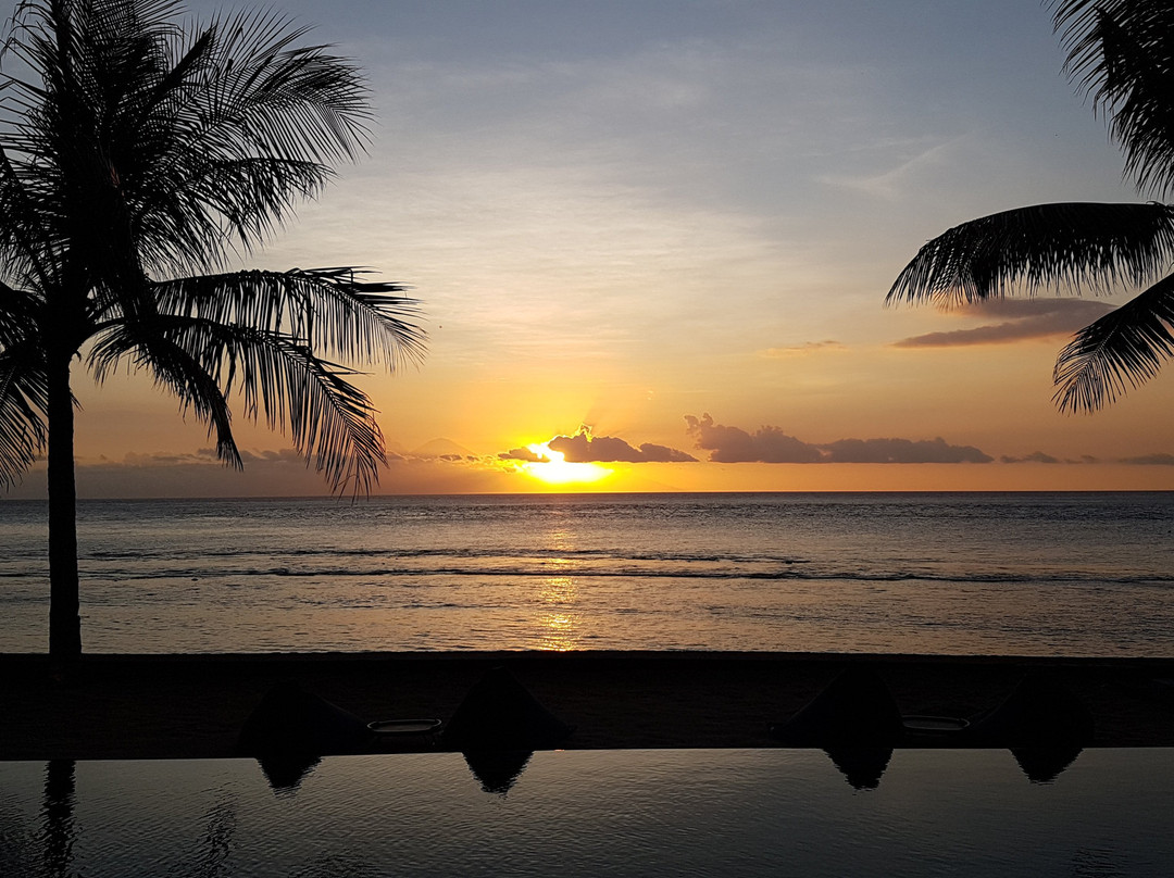 西龙目岛吉瓦三泰别墅主图