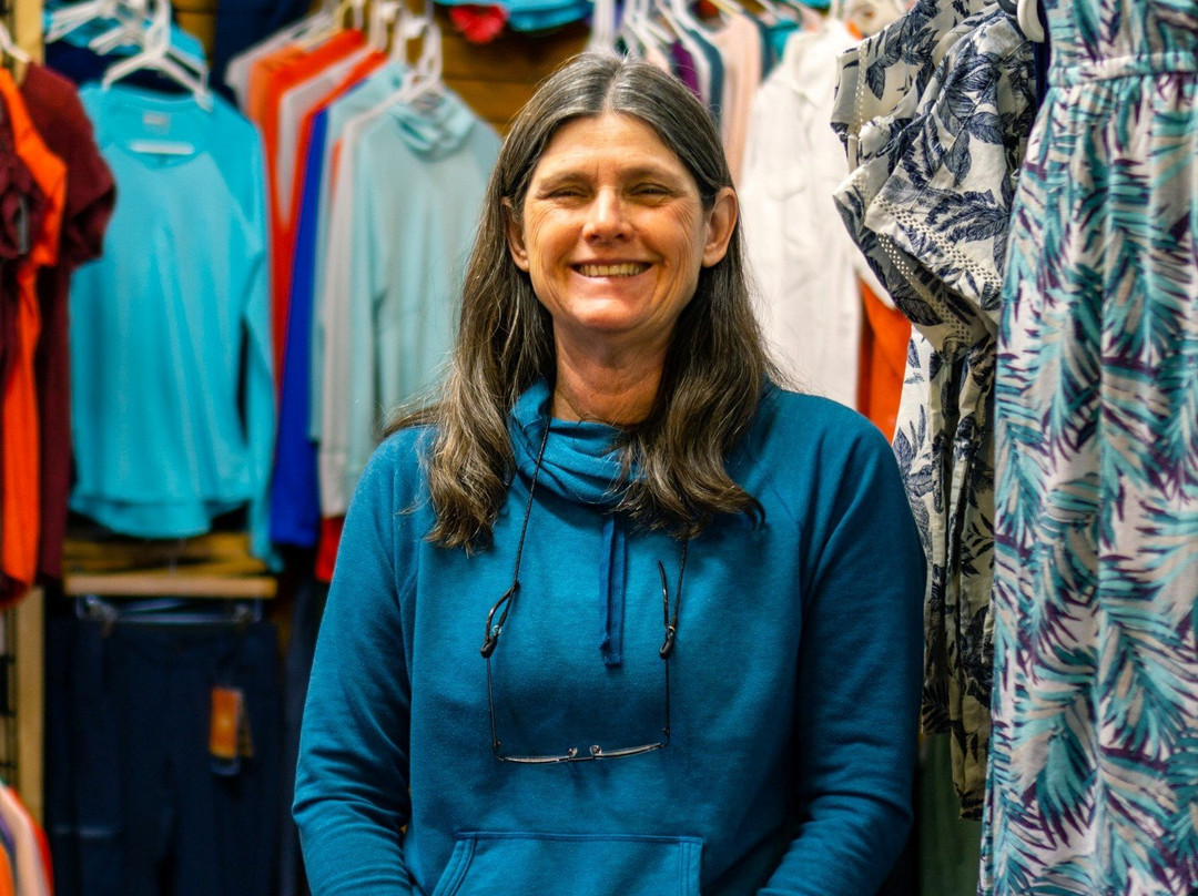 White Squall Outdoor Store-帕里桑德必去景点