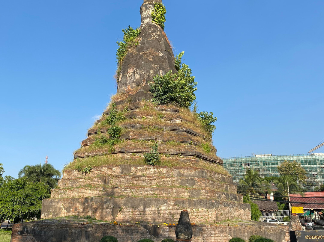 Black Stupa (That Dam)-万象必去景点