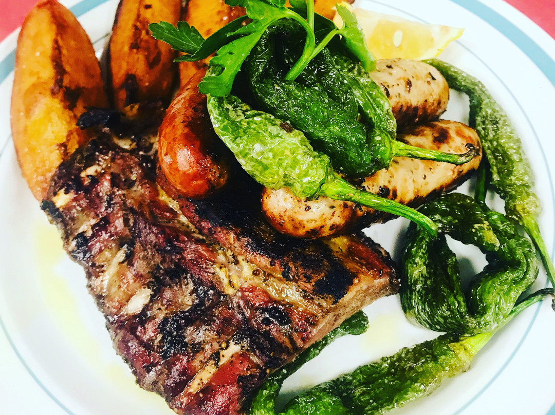 Ria's Restaurant & Apizza