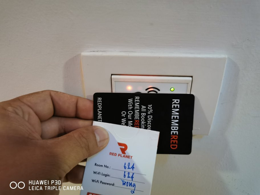 芭堤雅红色星球酒店主图