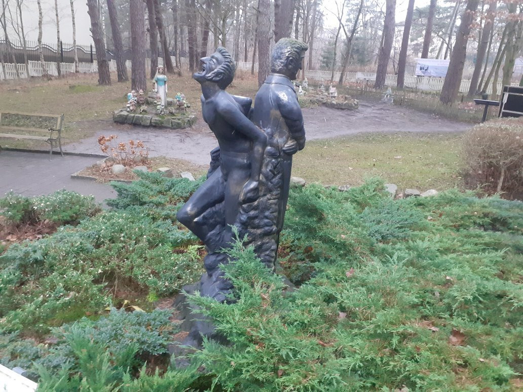 Monument to Hoffmann景点图片