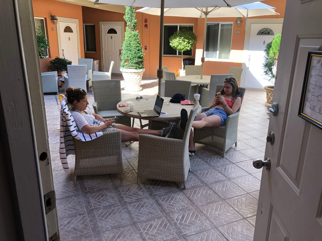 Sun Harbour Boutique Hotel主图